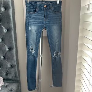 AEO DARK WASH DISTRESSED JEANS